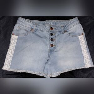 Cat & Jack Girls Light Wash Button Fly Jean Shorts W/ Crochet Trim Size 10/12